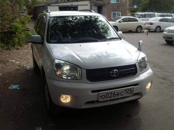 2005 Toyota RAV4 Photos