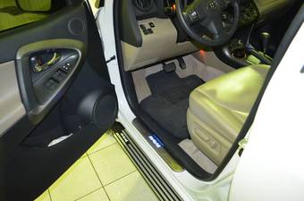2010 Toyota RAV4 Photos