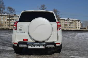 2010 Toyota RAV4 Images
