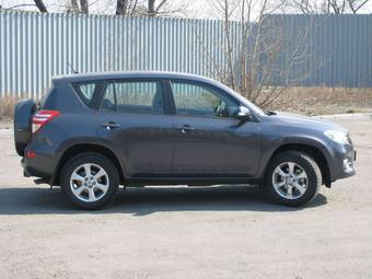 2010 Toyota RAV4 Photos