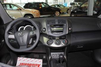 2011 Toyota RAV4 Pictures