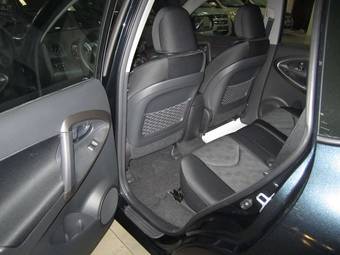 2011 Toyota RAV4 Images