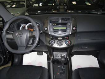 2011 Toyota RAV4 Pics