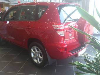 2011 Toyota RAV4 Images