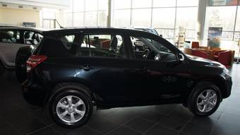 2011 Toyota RAV4 Pictures