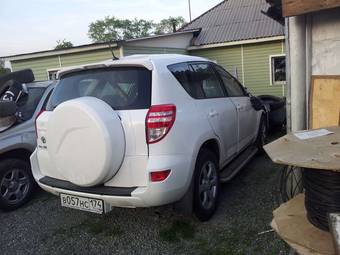 2011 Toyota RAV4 Images