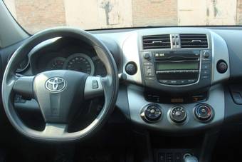 2011 Toyota RAV4 Pictures