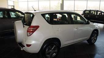 2012 Toyota RAV4 Pictures