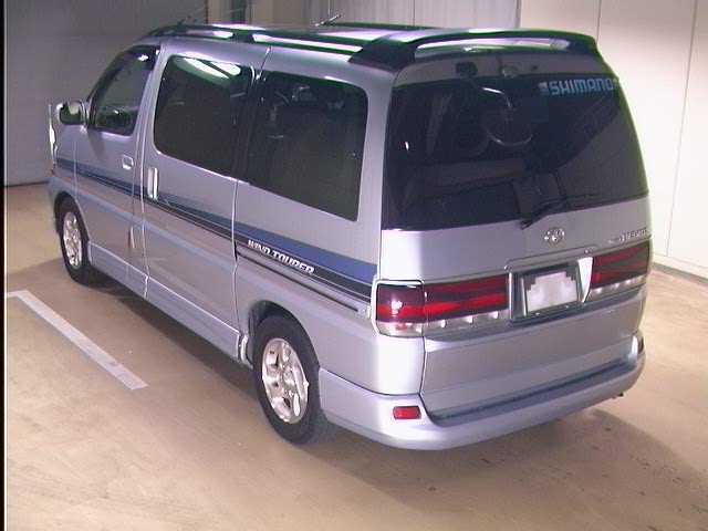 1998 Toyota Regius Photos