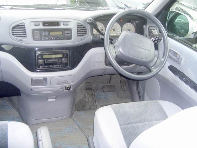 1999 Toyota Regius Pictures