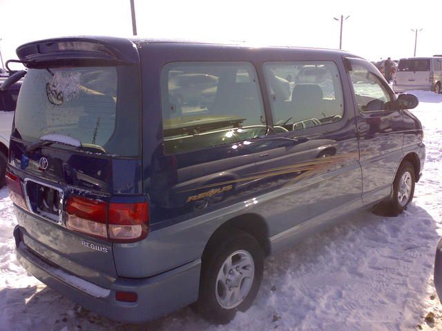 2000 Toyota Regius