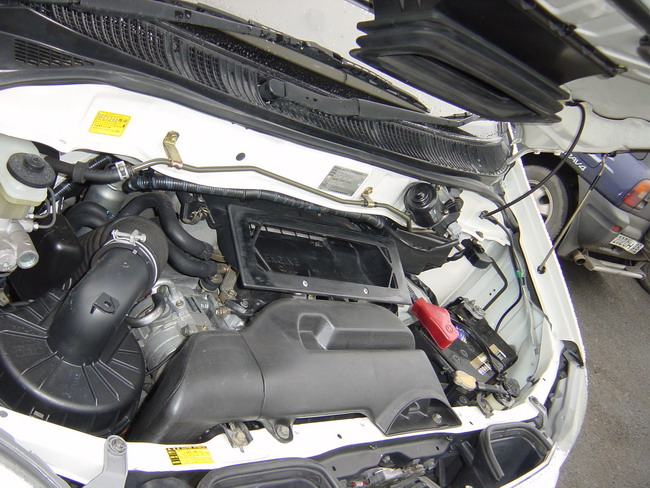 2001 Toyota Regius Images