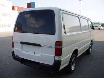 2003 Toyota Regius Ace Photos