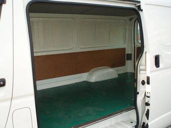 2004 Toyota Regius Ace Photos