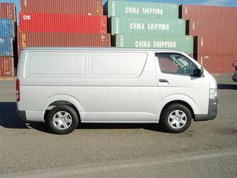 2005 Toyota Regius Ace Images