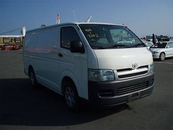 2005 Toyota Regius Ace Pictures