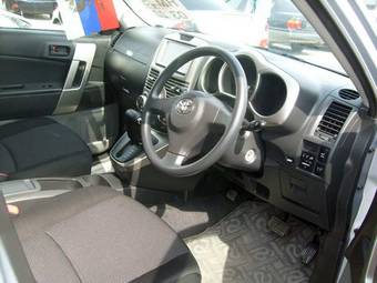 2006 Toyota Rush Photos