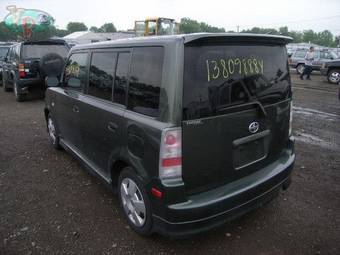 2003 Toyota Scion Pictures