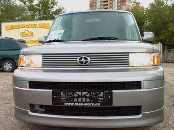 2004 Toyota Scion Pictures
