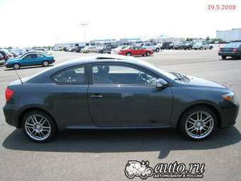2004 Toyota Scion Pictures