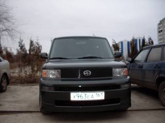 2004 Toyota Scion Pics