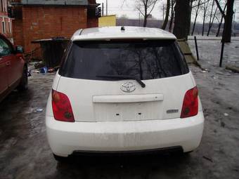 2004 Toyota Scion Photos