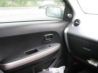 2004 Toyota Scion Pictures