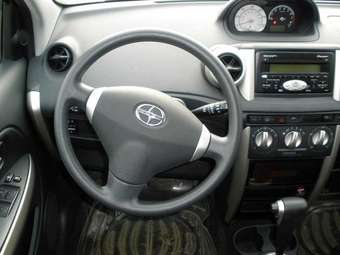 2005 Toyota Scion Photos