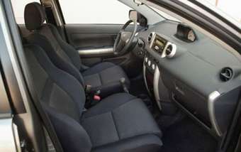 2005 Toyota Scion Pictures