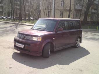 2005 Toyota Scion Pictures