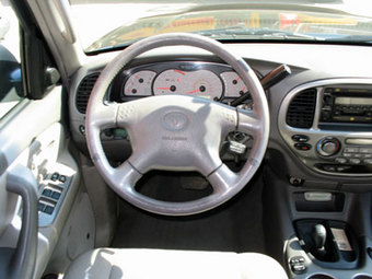 2001 Toyota Sequoia Pictures