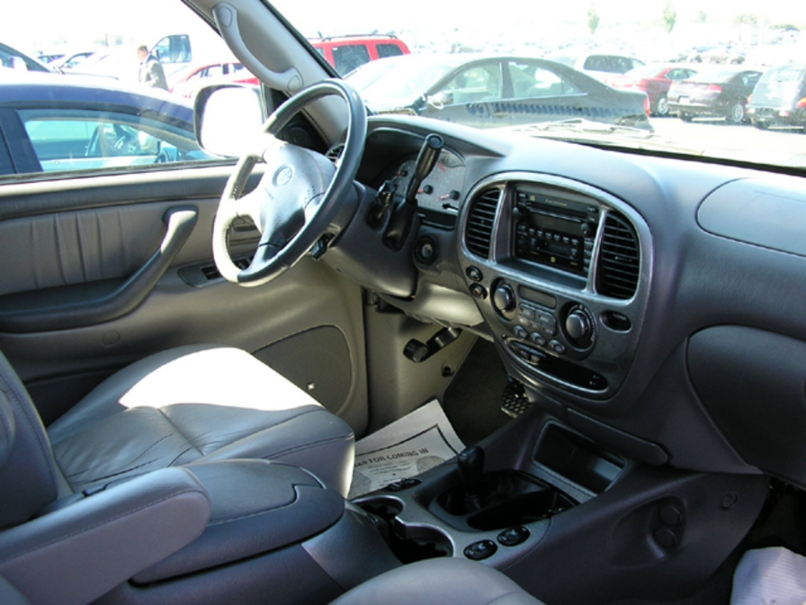 2001 Toyota Sequoia Photos