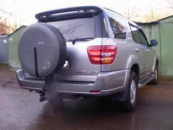 2002 Toyota Sequoia Pictures