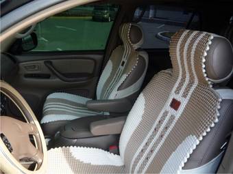 2002 Toyota Sequoia Pictures