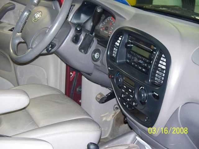 2003 Toyota Sequoia