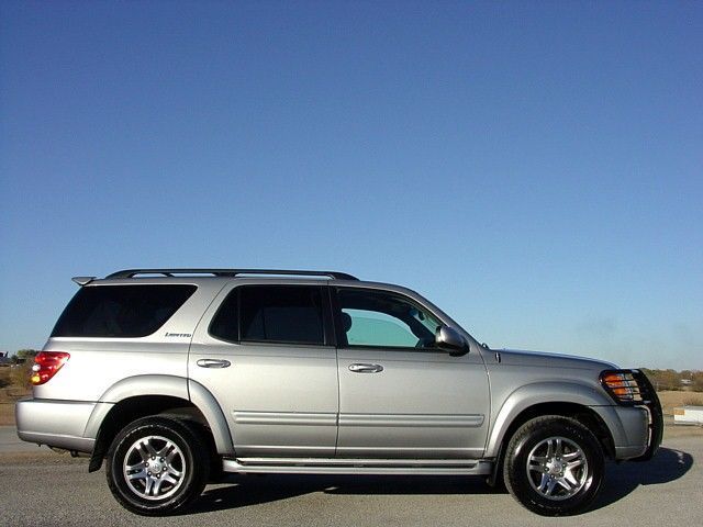 2003 Toyota Sequoia Photos