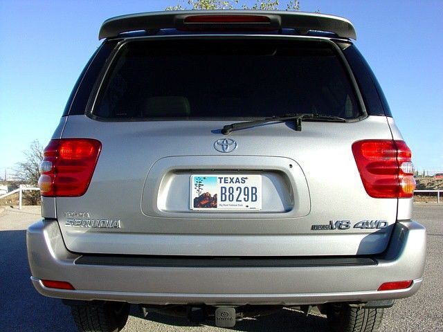 2003 Toyota Sequoia Pictures