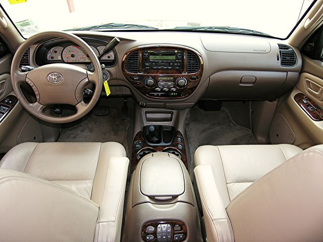 2003 Toyota Sequoia Photos
