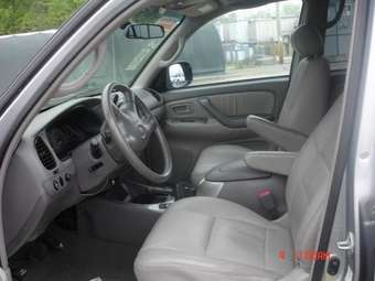 2003 Toyota Sequoia Photos
