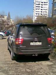 2003 Toyota Sequoia Pictures