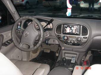 2003 Toyota Sequoia Photos