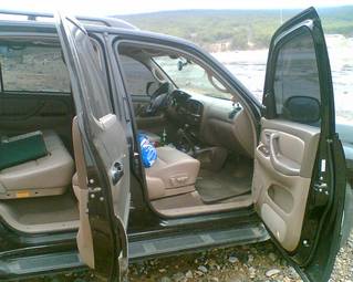 2003 Toyota Sequoia Pictures