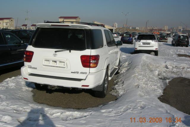 2004 Toyota Sequoia