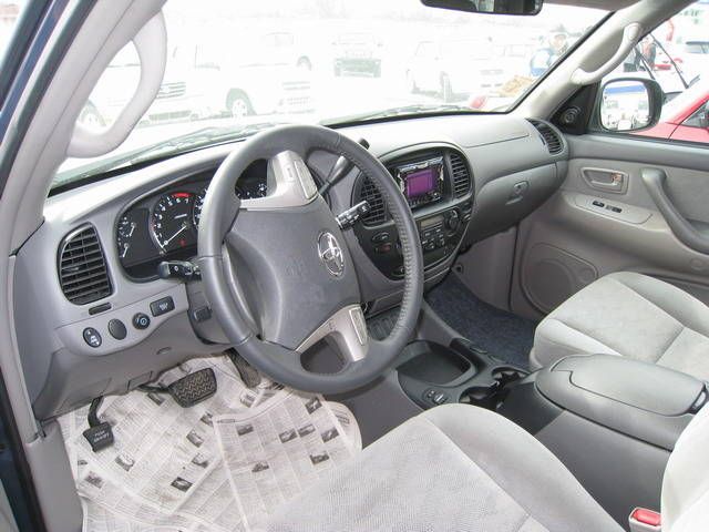 2004 Toyota Sequoia