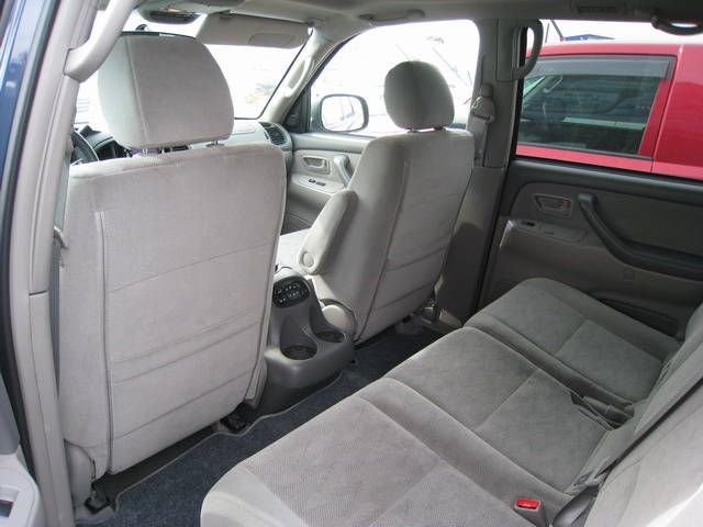 2004 Toyota Sequoia