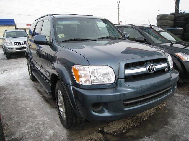 2004 Toyota Sequoia