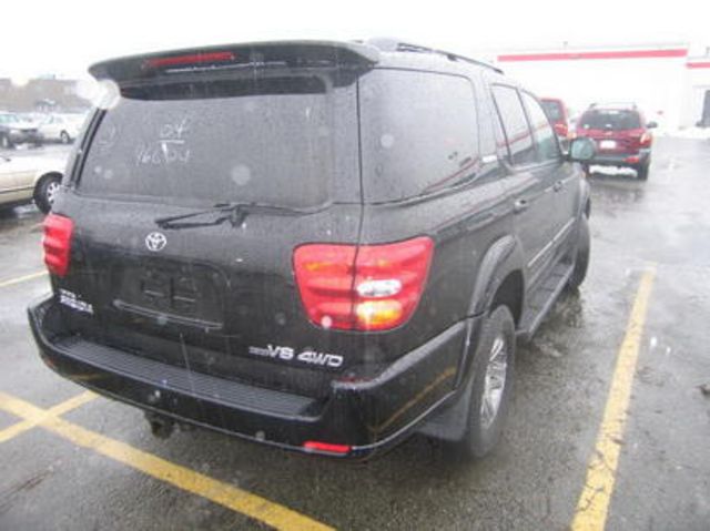 2004 Toyota Sequoia