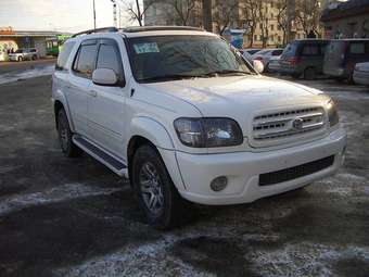 2004 Toyota Sequoia Pics