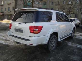 2004 Toyota Sequoia Pictures