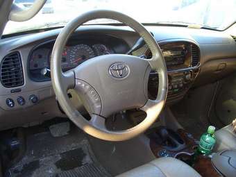 2004 Toyota Sequoia Photos